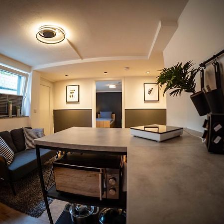 Gemuetliche 2-Zimmer Souterrain Wohnung Dusseldorf Ngoại thất bức ảnh