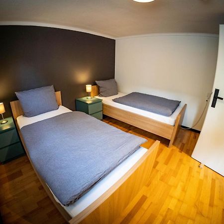 Gemuetliche 2-Zimmer Souterrain Wohnung Dusseldorf Ngoại thất bức ảnh