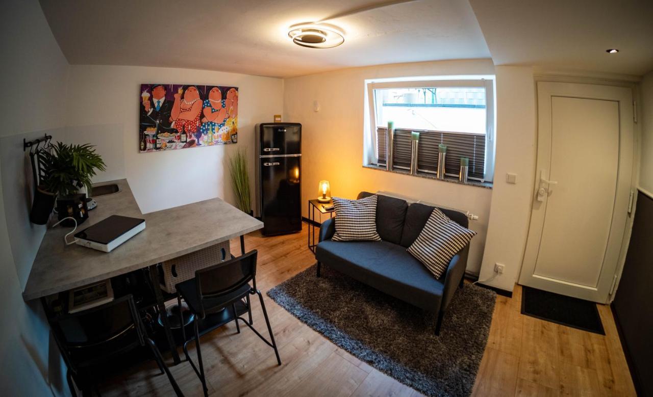Gemuetliche 2-Zimmer Souterrain Wohnung Dusseldorf Ngoại thất bức ảnh