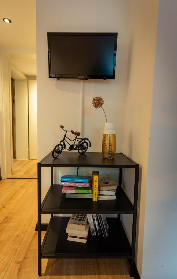 Gemuetliche 2-Zimmer Souterrain Wohnung Dusseldorf Ngoại thất bức ảnh