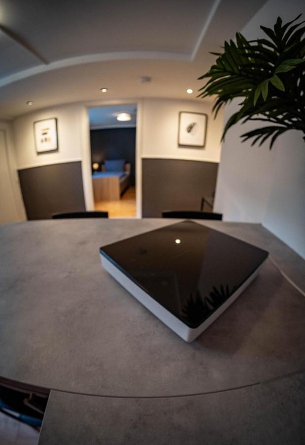 Gemuetliche 2-Zimmer Souterrain Wohnung Dusseldorf Ngoại thất bức ảnh