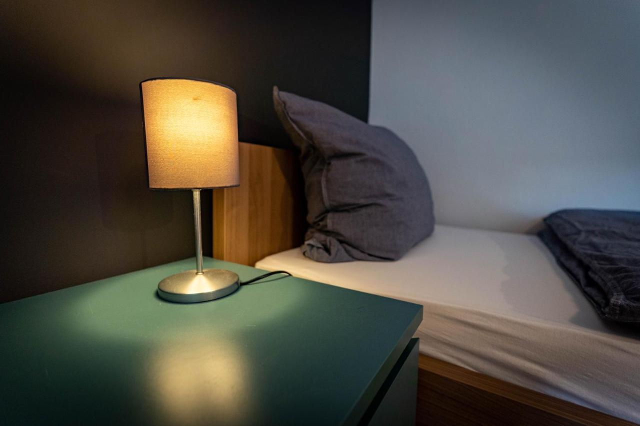 Gemuetliche 2-Zimmer Souterrain Wohnung Dusseldorf Ngoại thất bức ảnh